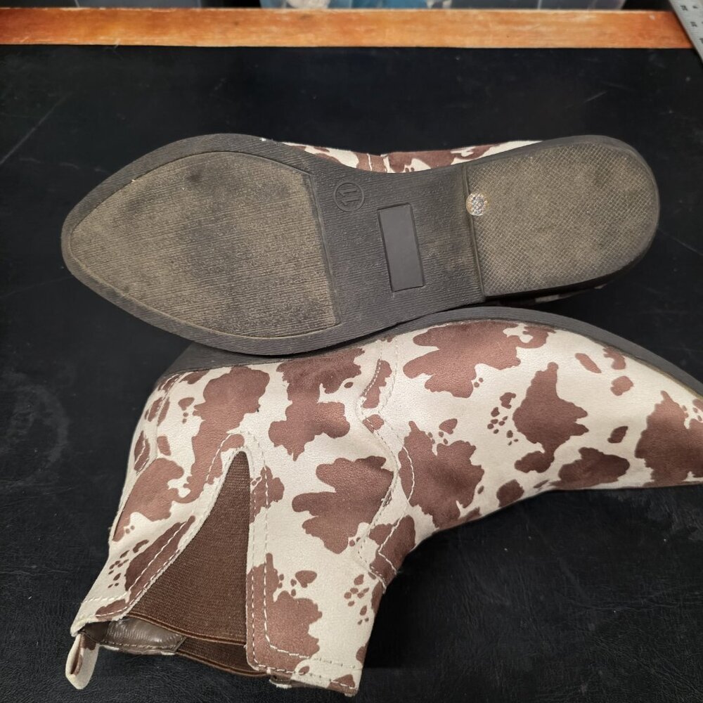 Arizona Jeans Brown Cow Print Pointed Toe Slip On Booties Size 11 - Picture 4 of 6